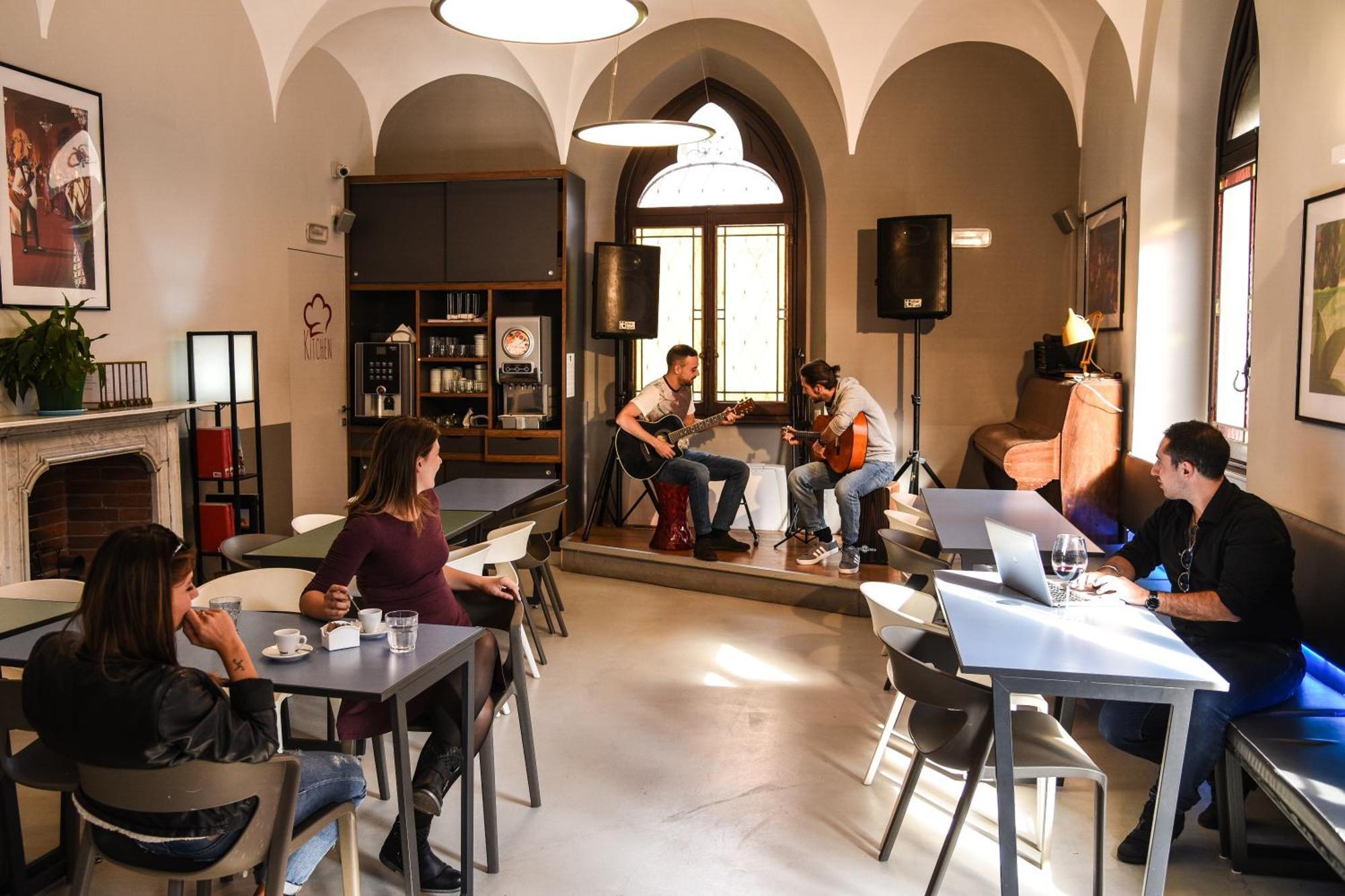 Babila Hostel & Bistrot Milan Exterior photo